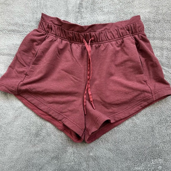 Lululemon Inner Glow High-Rise Short 3" - Picture 1 of 5